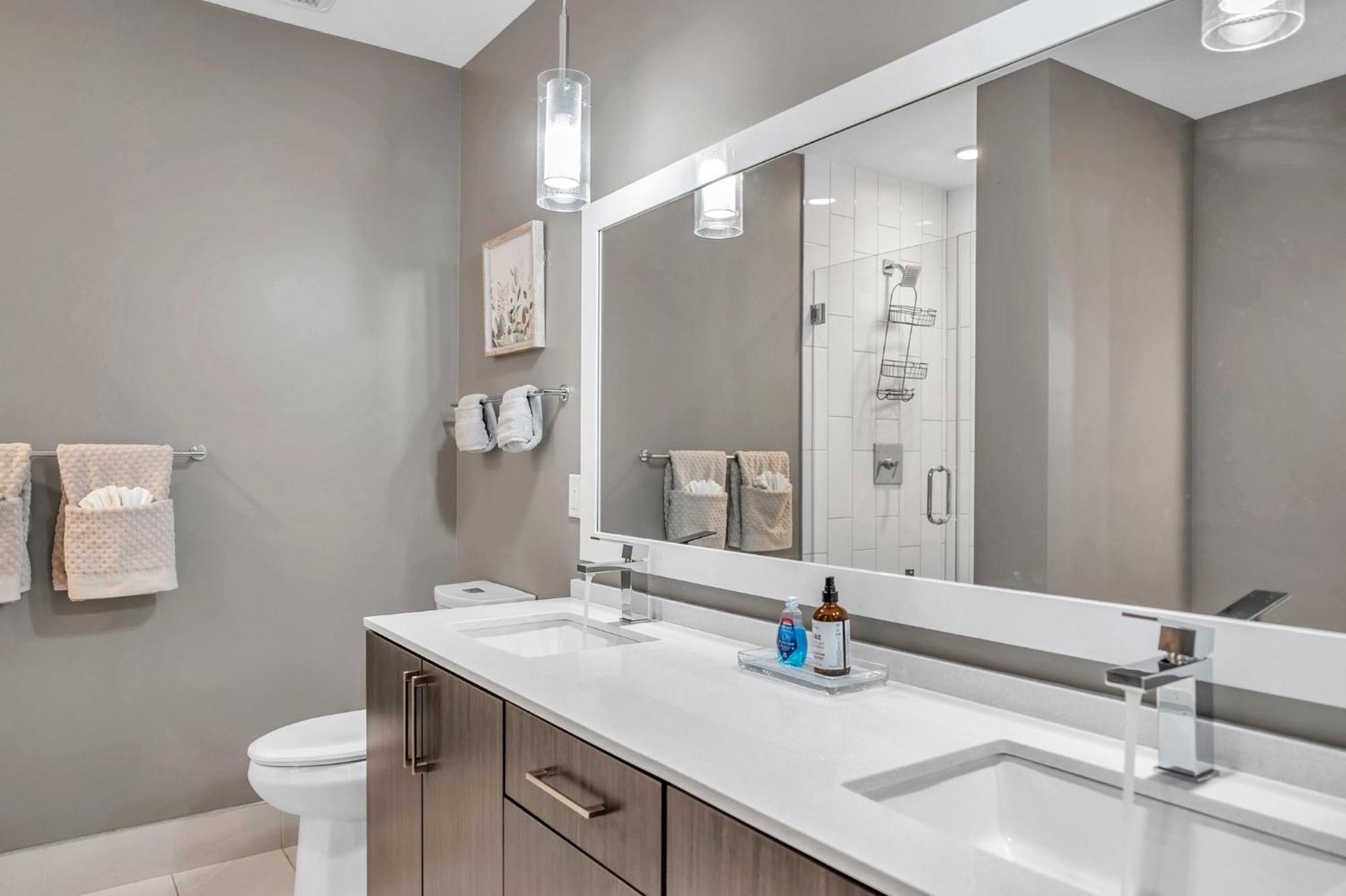 Luxury 1 Bedroom With Den Downtown Tampa Apt - City Views, Rooftop Pool, Workspace Exterior photo