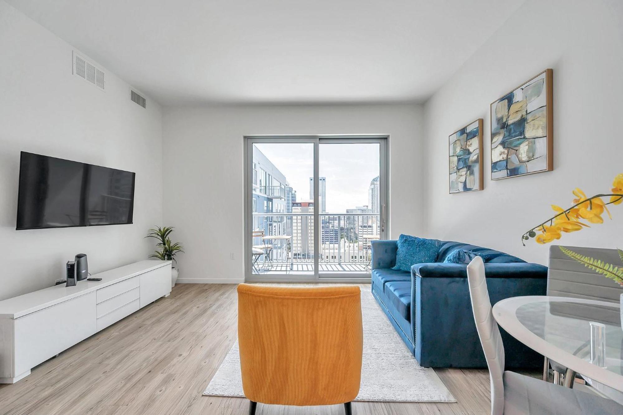 Luxury 1 Bedroom With Den Downtown Tampa Apt - City Views, Rooftop Pool, Workspace Exterior photo
